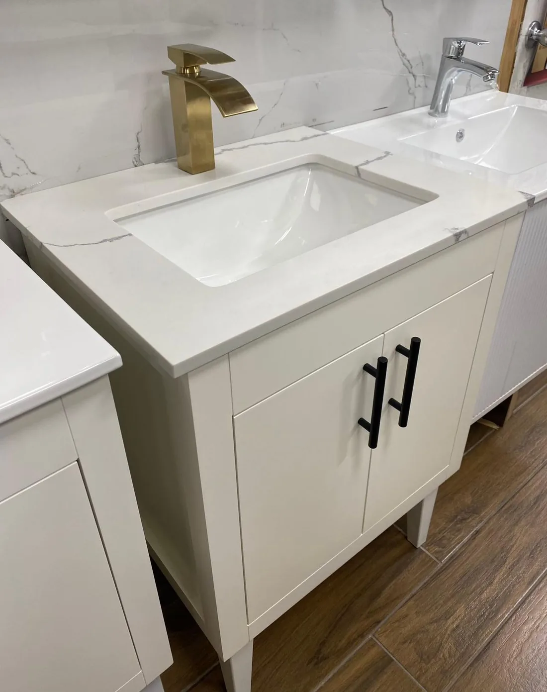 PU05 Vanity